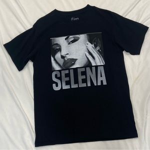 Selena Black Graphic Tee Mens Medium